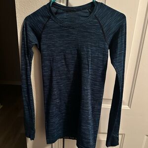 Lululemon Swiftly Tech Long Sleeve Crew Neck Women's Size 4, Blue